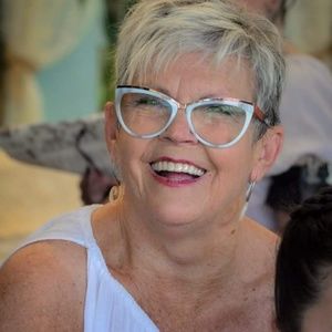 Meet your Posher, Linda